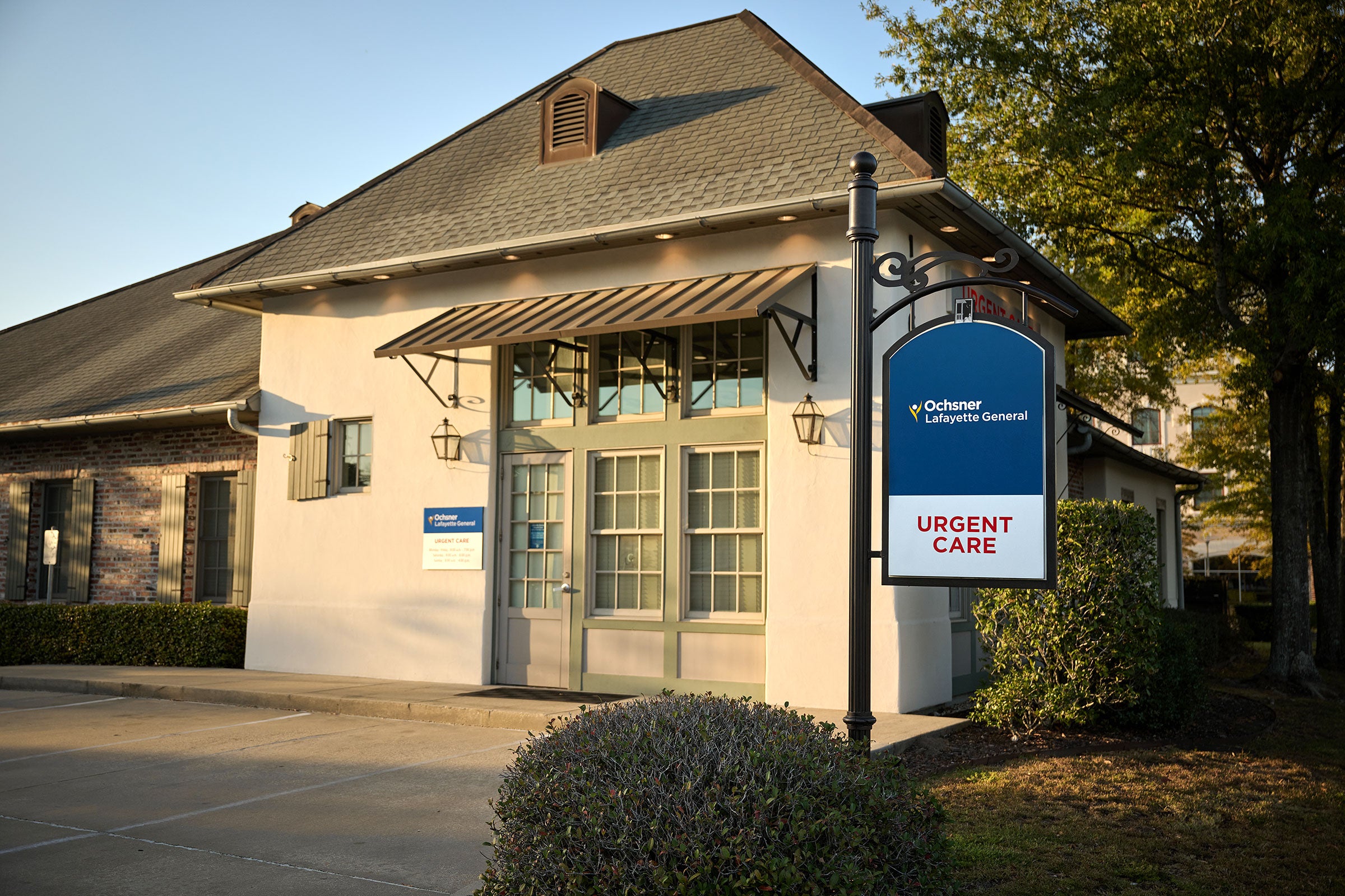 front of urgent care building in river ranch 